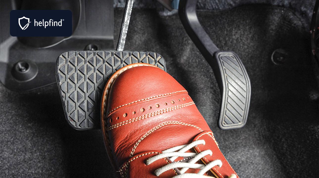 Pedały w samochodzie – jak działają, do czego służą?